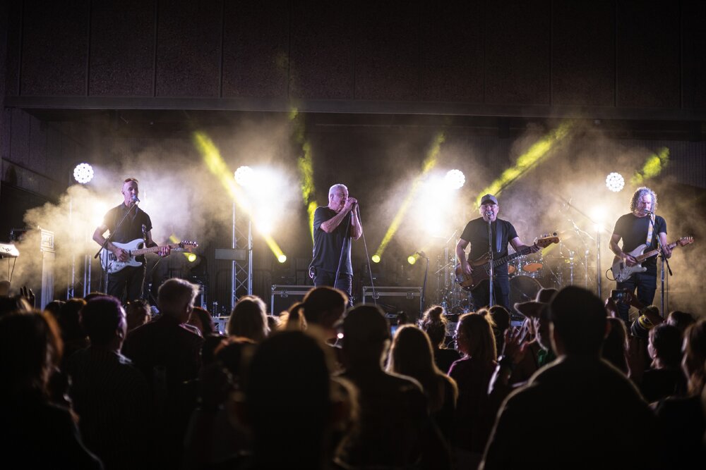 Daryl Braithwaite singing on stage, Isa Street Festival, August 2023