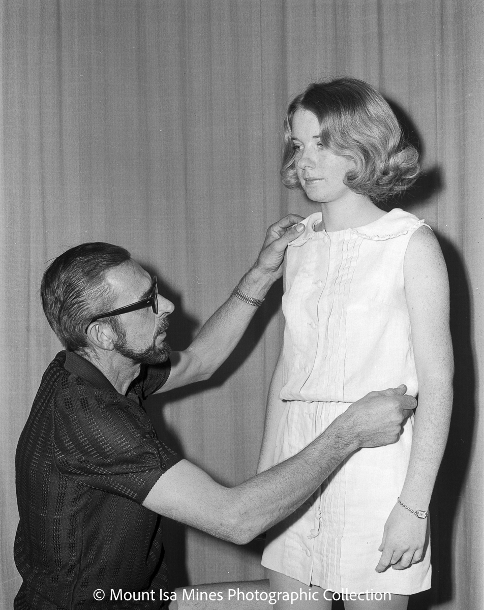 Salesperson and customer, January 1970