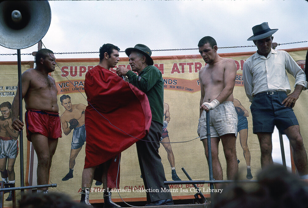 Roy Bells Boxing Troupe argument over contest, Mount Isa Exhibition, Spear Creek, May 1963