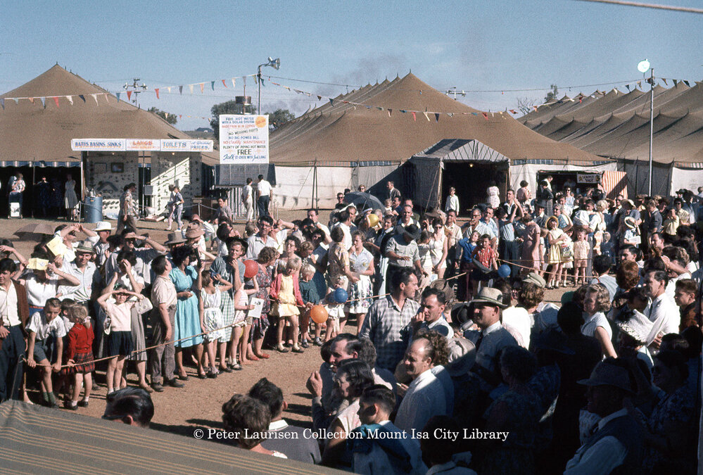 Foot race, Mount Isa Industrial Fair, Spear Creek, June 1962