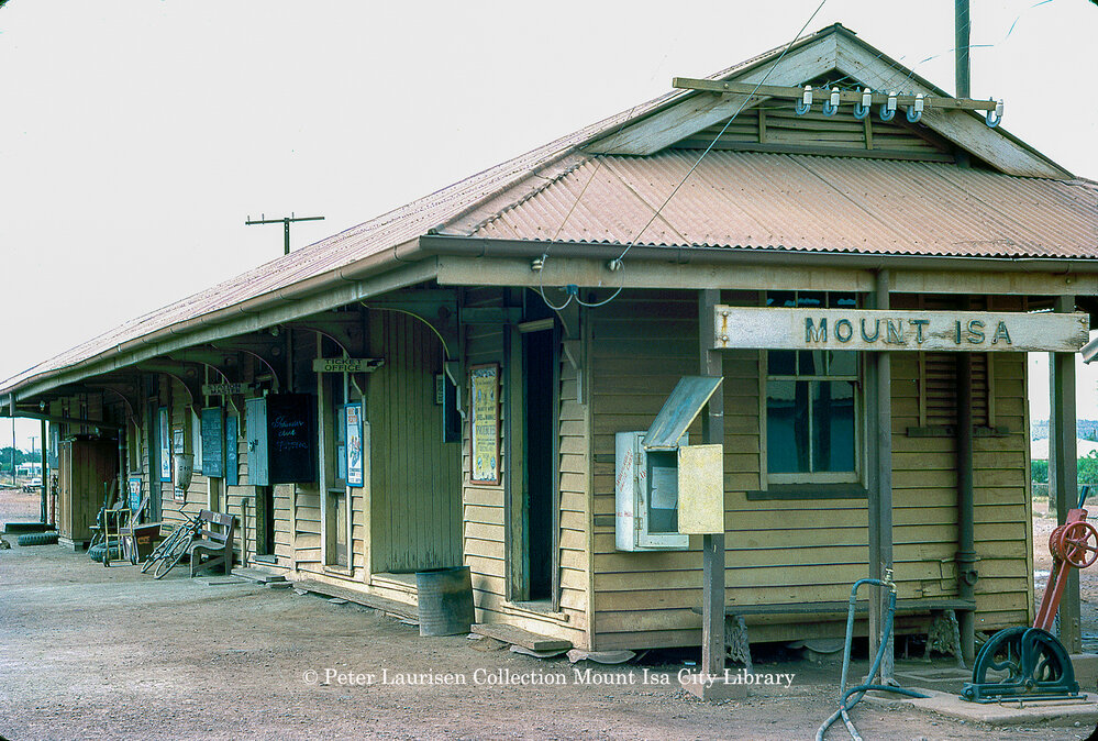 Mount Isa Railway Station platform, Miles End, May 1962