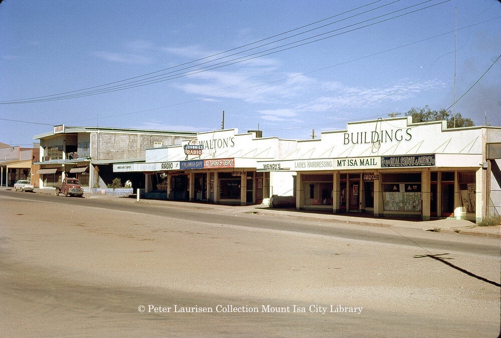 Walton's Buildings and The Hub Arcade, June 1962