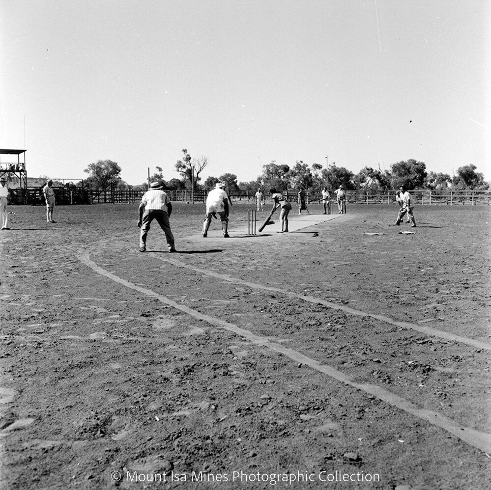 Men versus womens cricket match, Spear Creek, October 1959