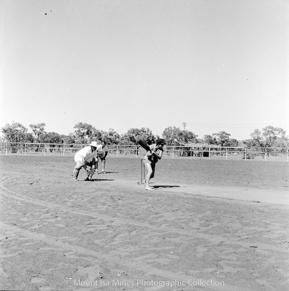 Men versus womens cricket match, Spear Creek, October 1959