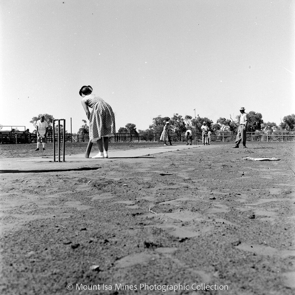 Men versus womens cricket match, Spear Creek, October 1959