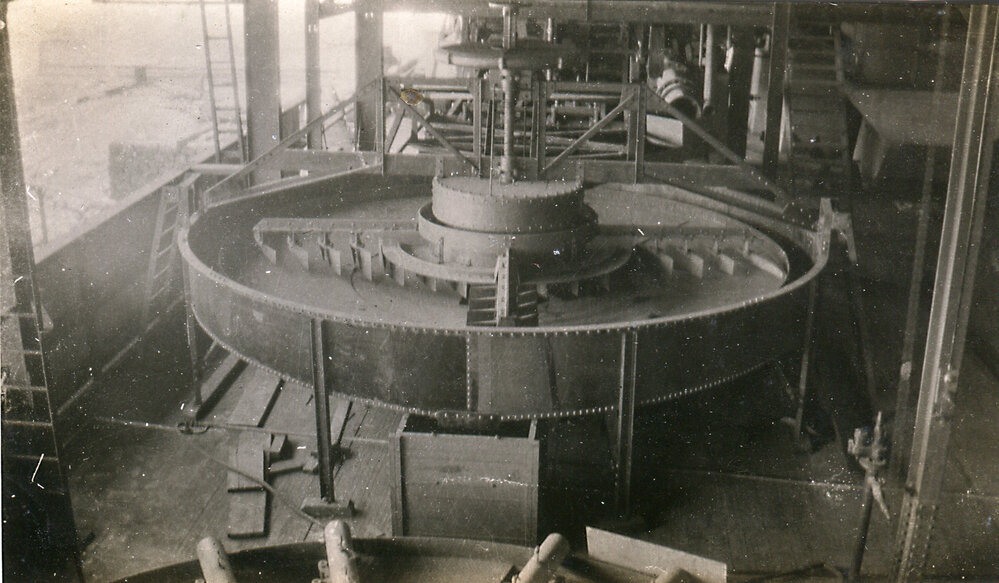 Dorr Bowl classifier with Rakes Mill, Mount Isa Mines, c.1931