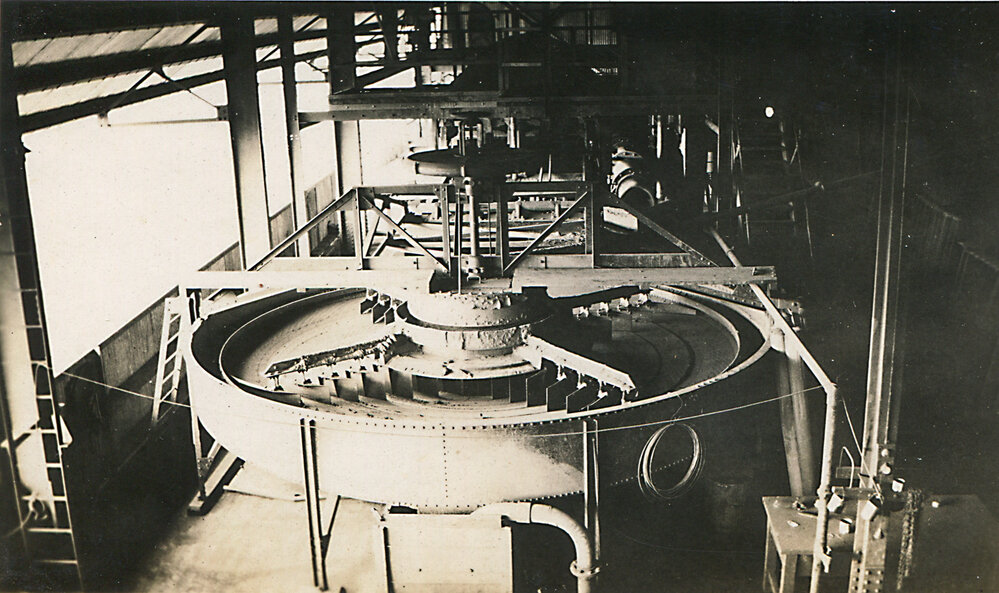 Dorr Bowl classifier with Rakes Mill, Mount Isa Mines, c.1931