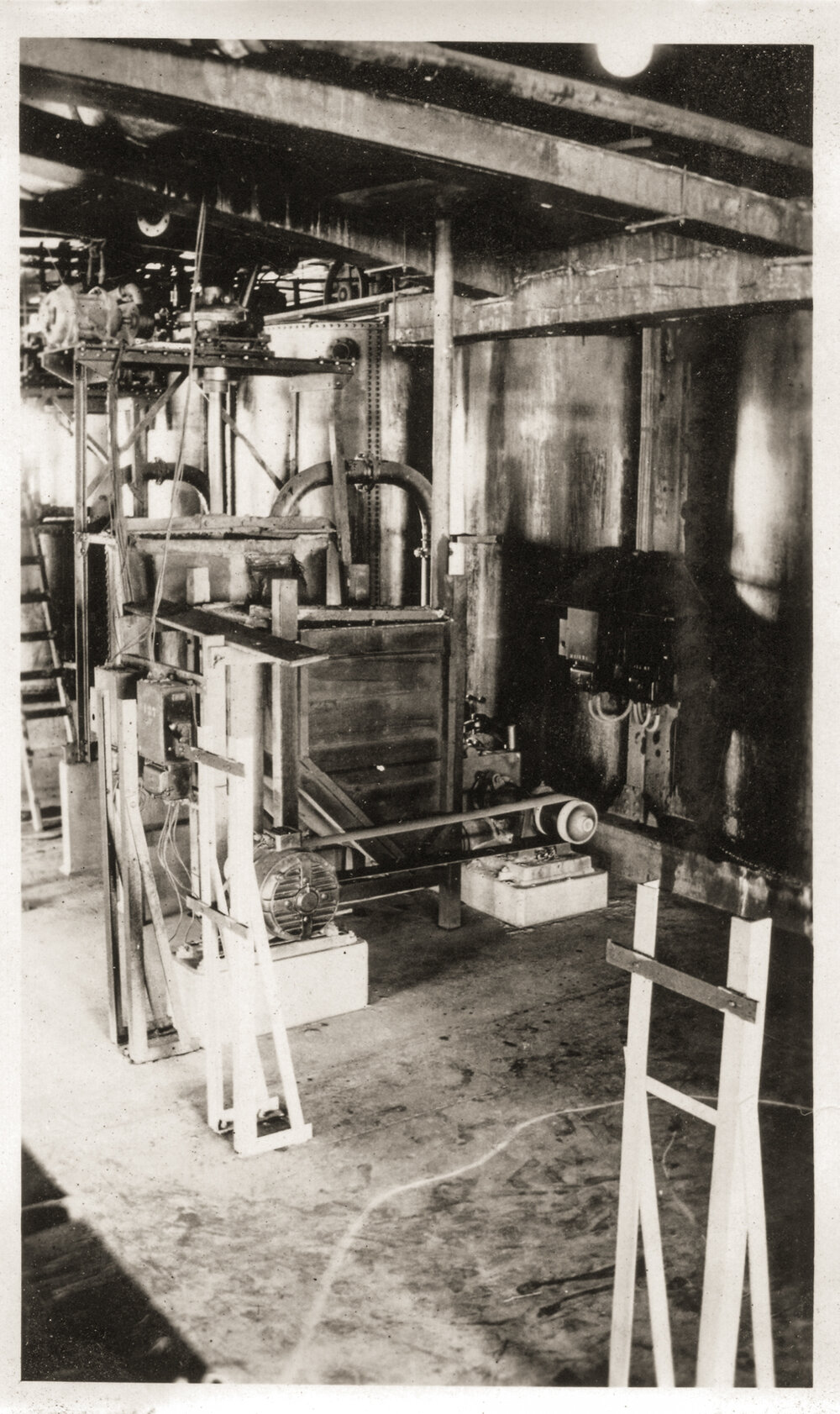 Vortex mixer and pump box mill
