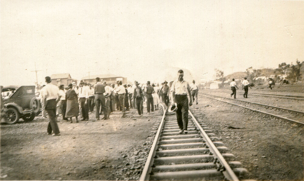 Miners leave Mount Isa during a strike, Townside, c.1933