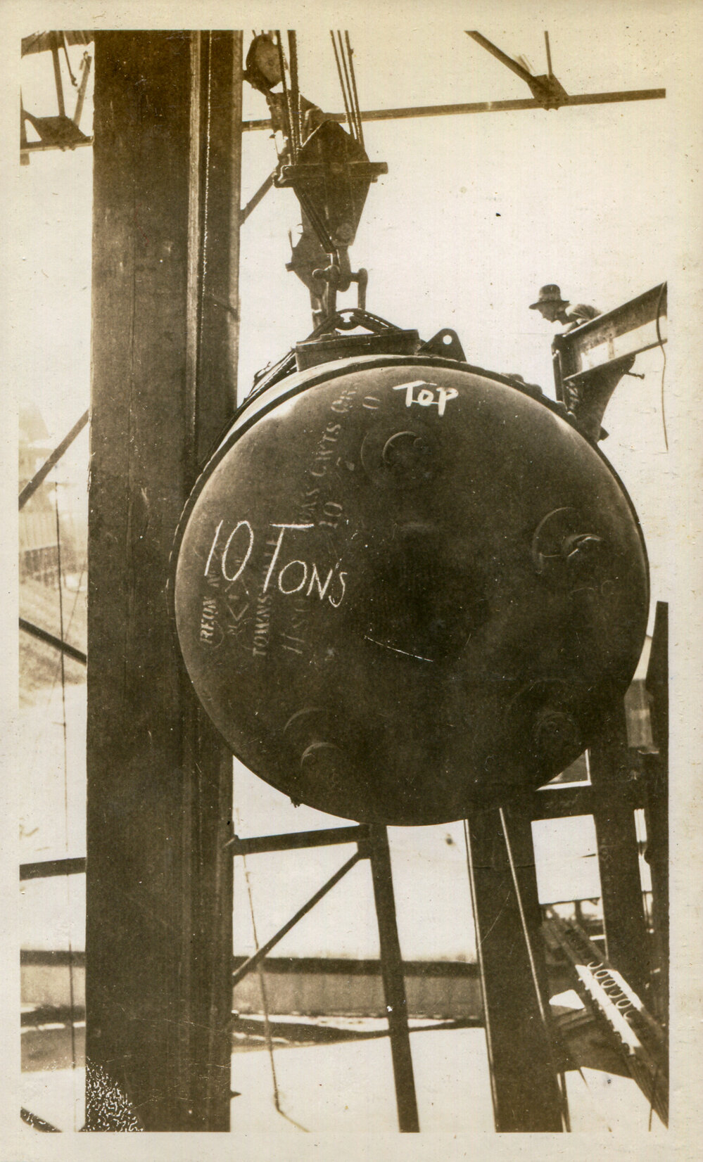 Raising steam drum during Mines Power Station expansion, Mount Isa Mines, c.1936