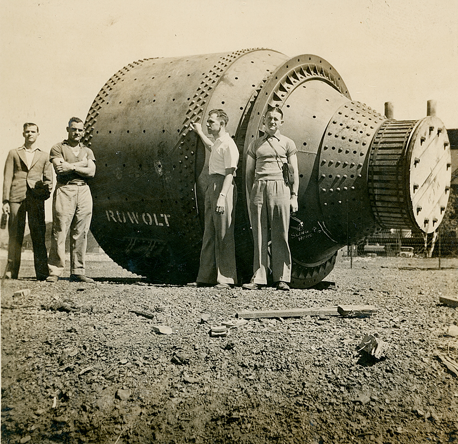 Four photographers with new ball mill