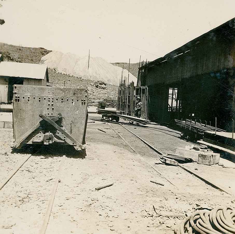 Gable Car near tool sharpening shop 