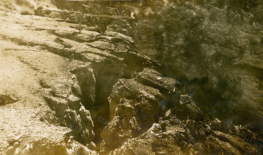 Hanging wall failure in Black Star, c.1934
