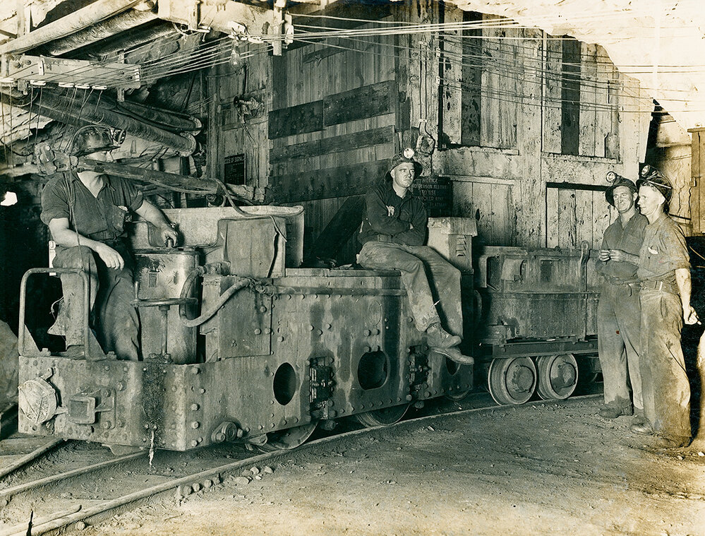 Possibly Davidson Internal Shaft electric haulage locomotive with battery trailer 