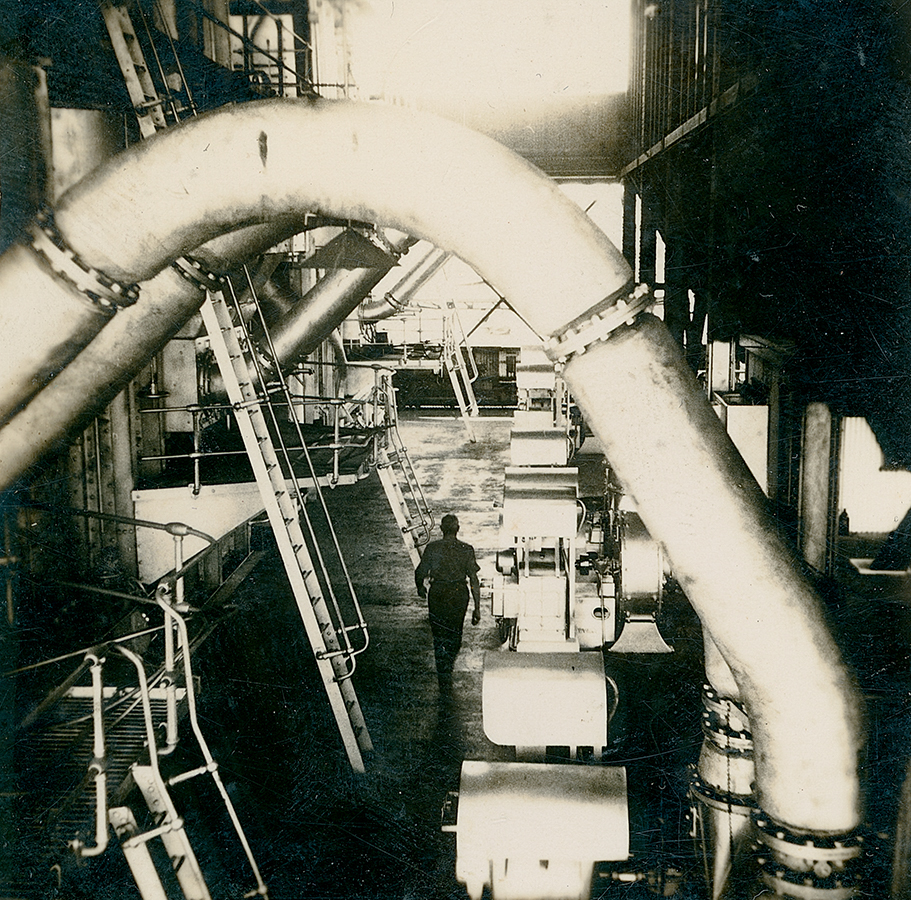 Pulverised coal feed from fuller bonnett sievert fans to boilers at Mines Power Station 