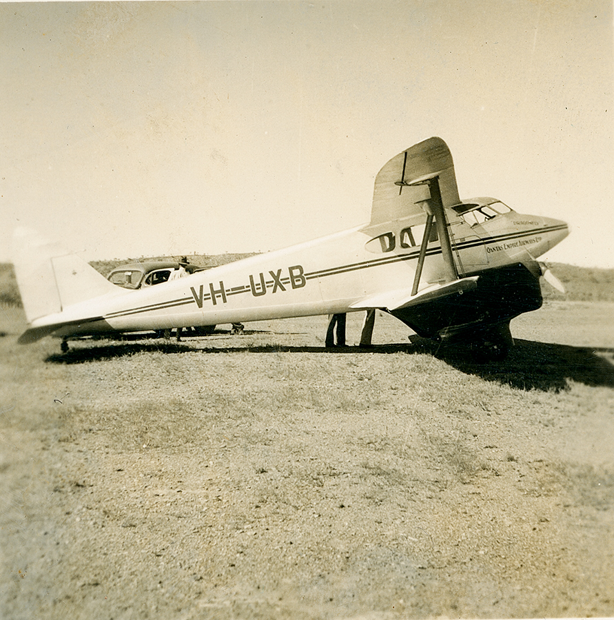 QANTAS Empire Airways DH90 Dragonfly, c.1947 