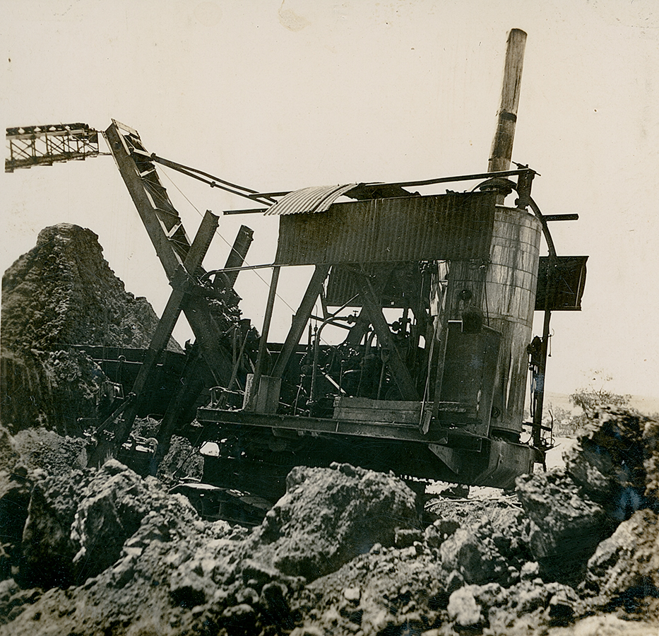 Steam shovel at Zinc Concentrate Plant, Mount Isa Mines 
