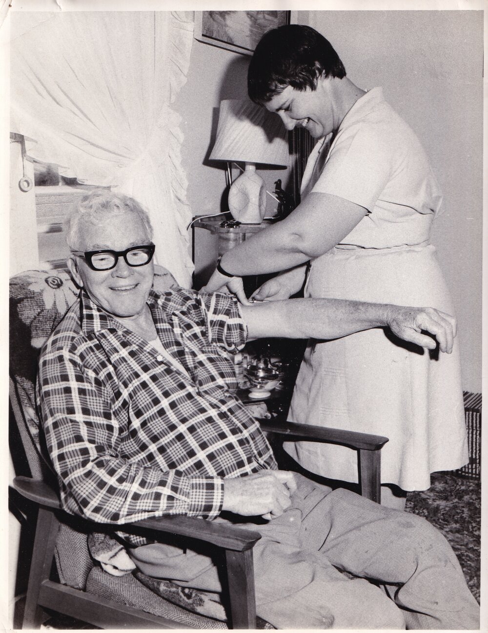 Blue Nursing Service nurse providing care
