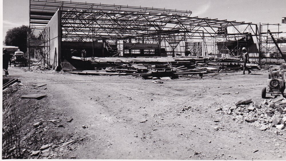 Mount Isa City Library under construction, Miles End