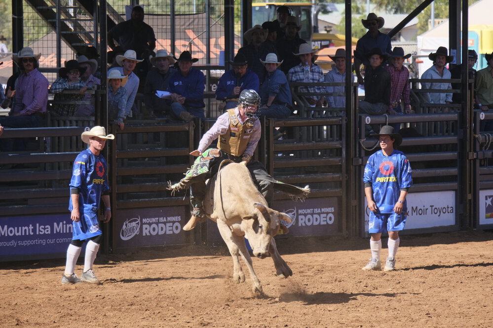 2nd Division Bull Ride, Mount Isa Mines Rodeo, August 2022