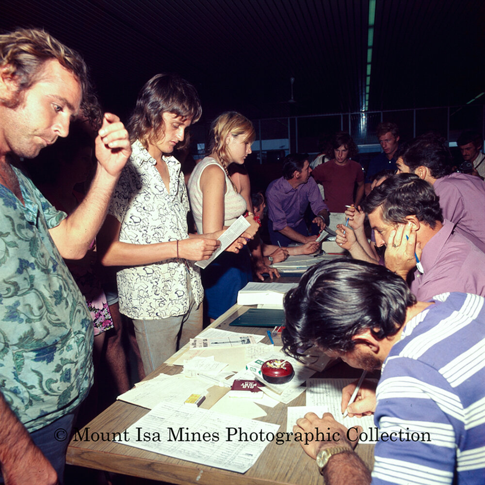 Cyclone Tracy Darwin evacuees in Mount Isa, December 1974