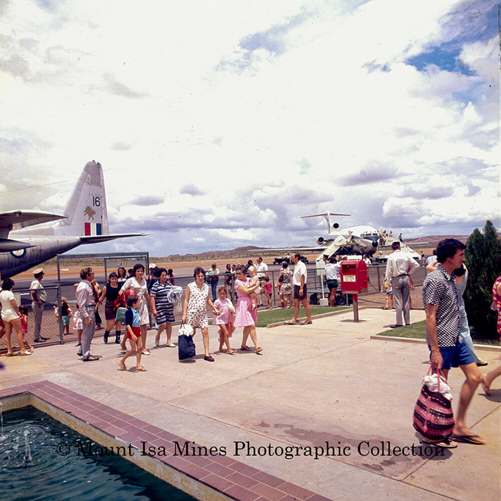 Cyclone Tracy Darwin evacuees arriving at the Mount Isa airport, December 1974