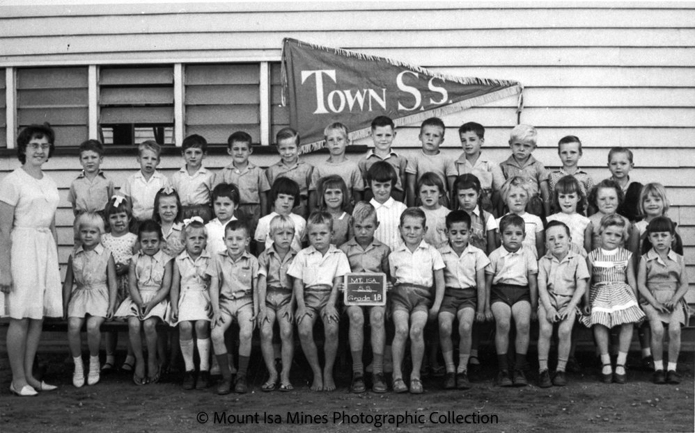 Class 1B photo of Central State School