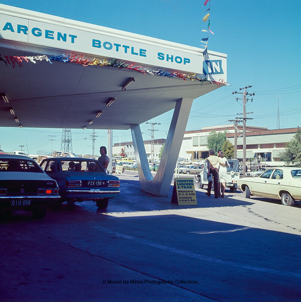 Argent Hotel drive in bottle shop, Mount Isa City c.1970s