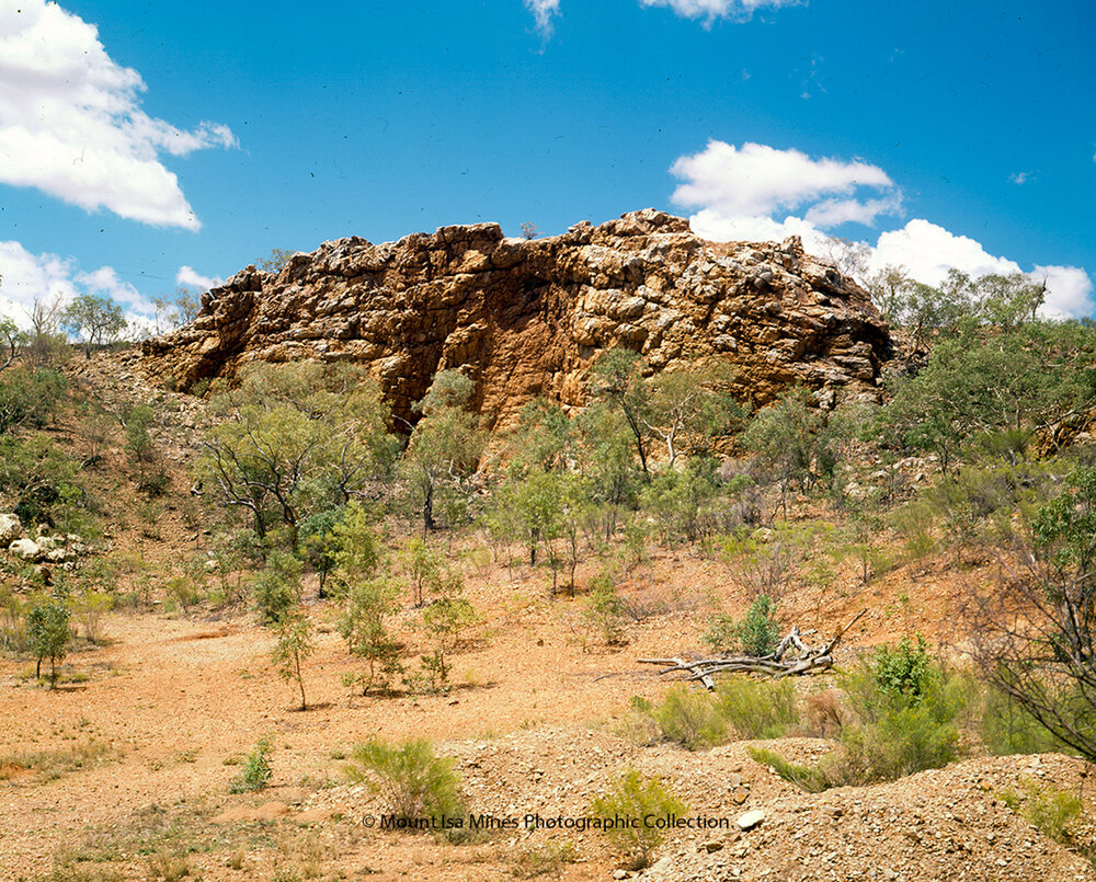 Lake Moondarra quartz outcrop