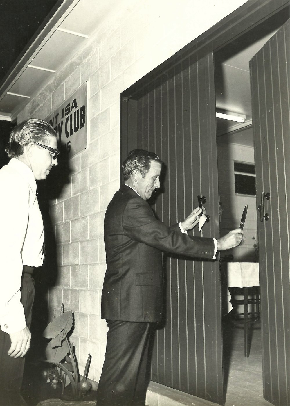Lapidary Club club house opens, Soldiers Hill, August 1973