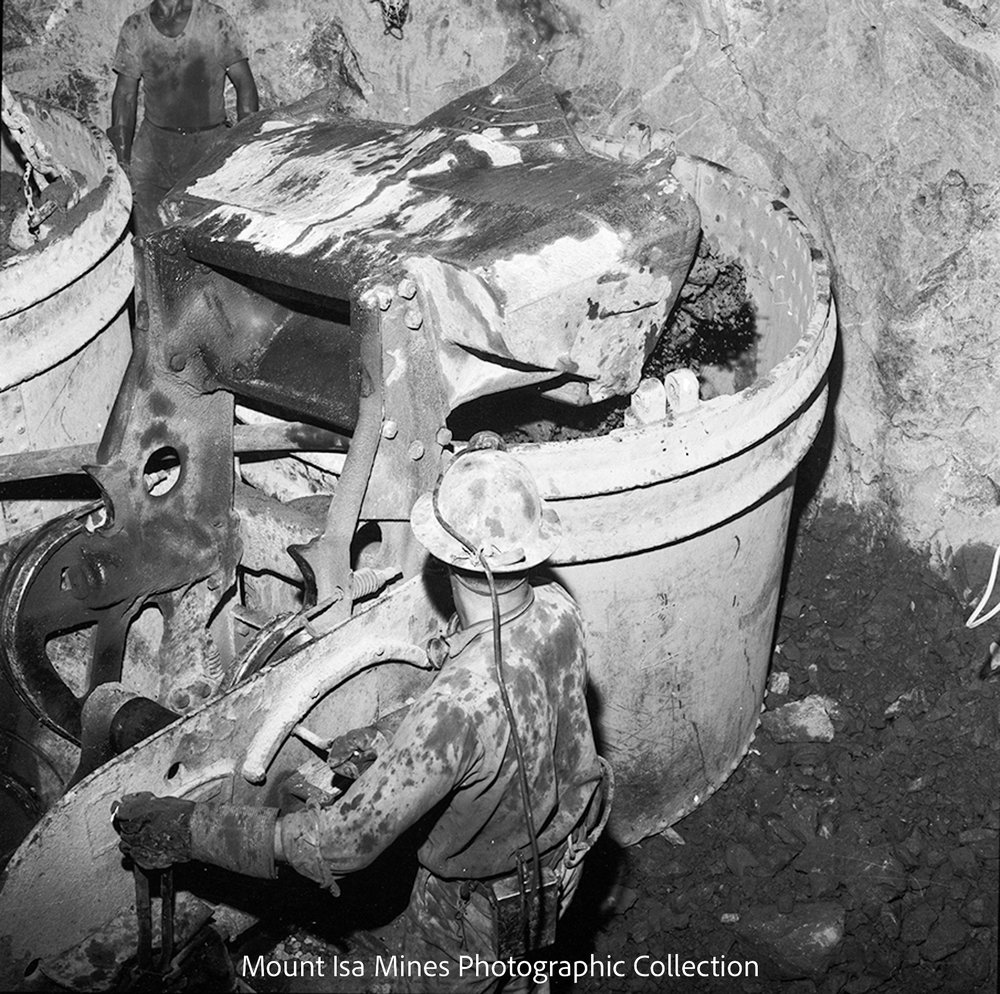 K57 (R62)  Last Muck and Blow loading kibble, January 1964
