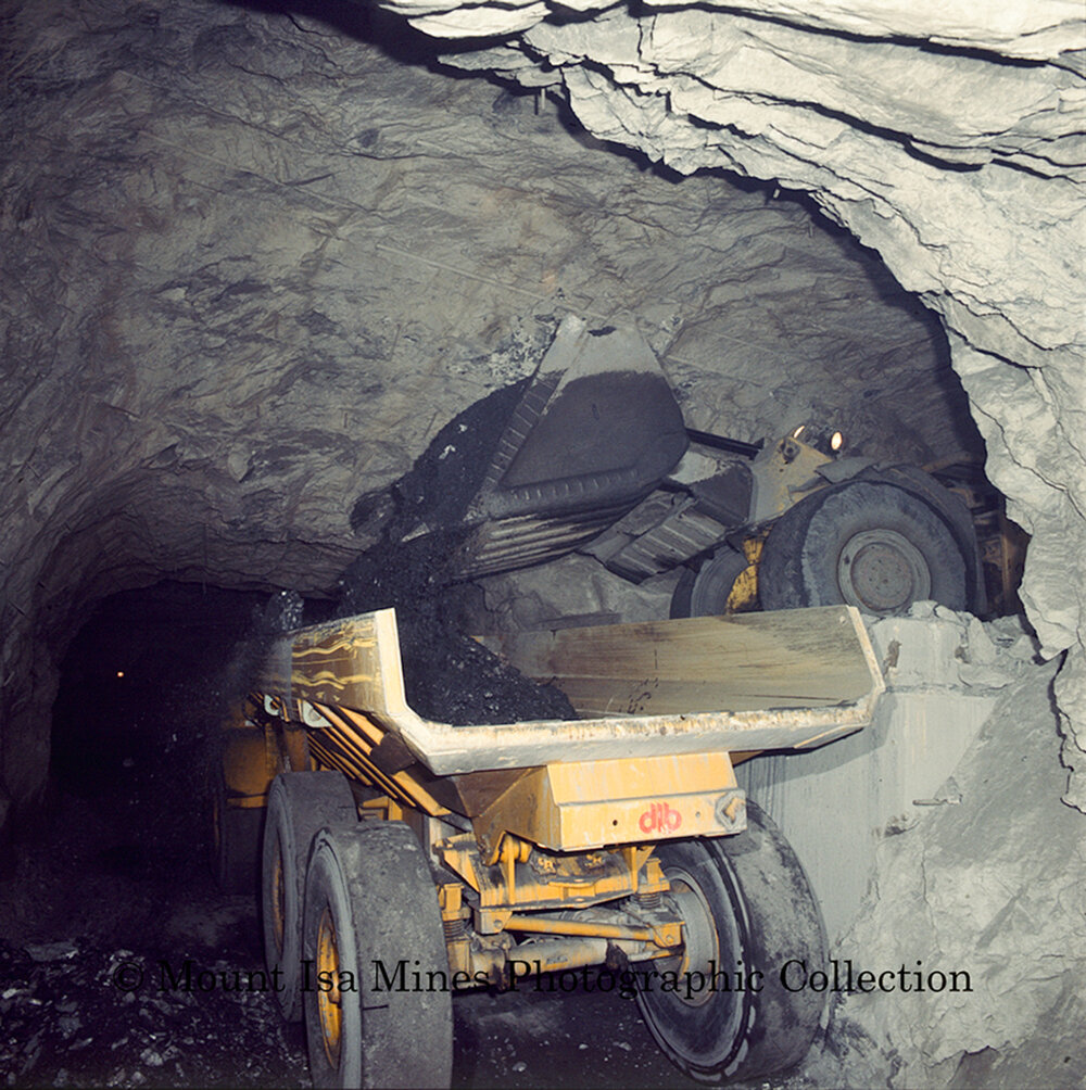 DJB mine truck, Mount Isa Mines