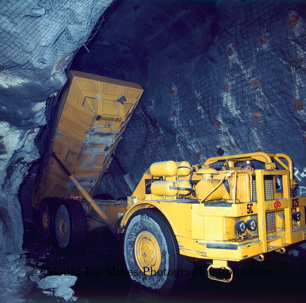 DJB mine truck, Mount Isa Mines