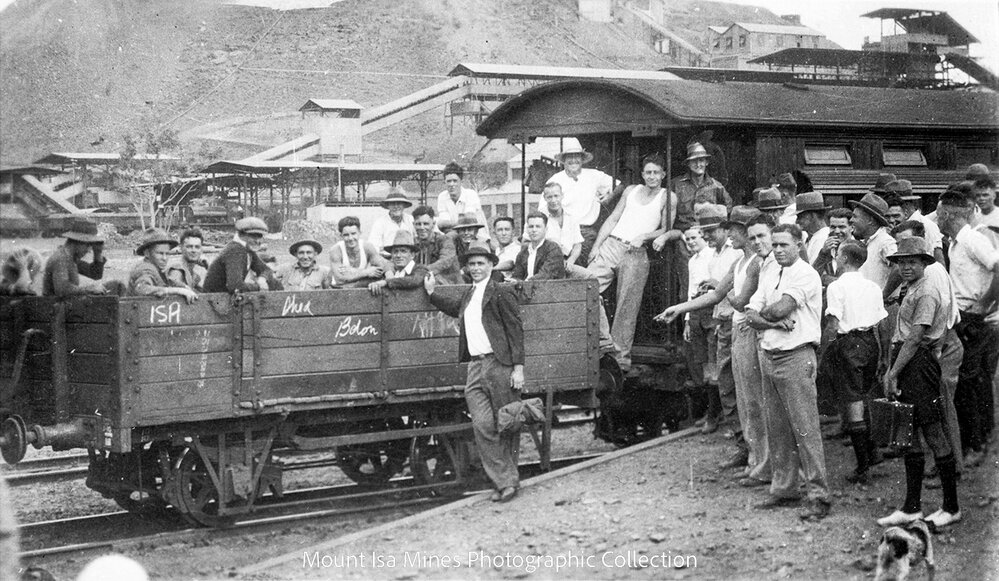 Rattler jumpers strike, Miles End, c.1933