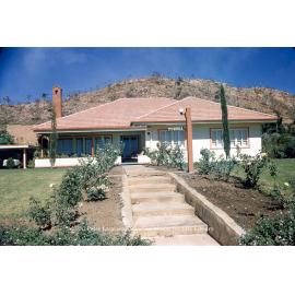 Mount Isa Mines executive residence Yuruga, Mineside, c.1956