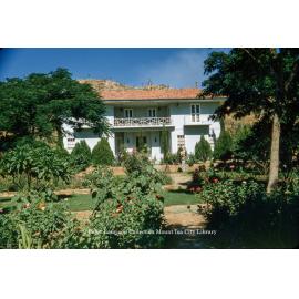 Mount Isa Mines executive residence Stonefield, Mineside, c.1959