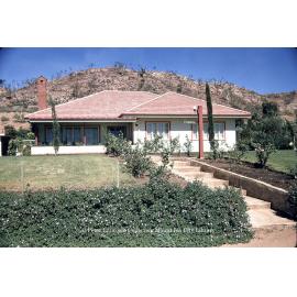 Mount Isa Mines executive residence Yuruga, Mineside, c.1959
