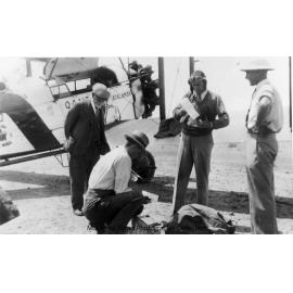QANTAS handing over the mail, Mount Isa, c.1928