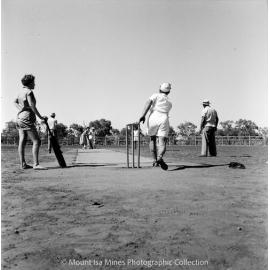 Men versus womens cricket match, Spear Creek, October 1959
