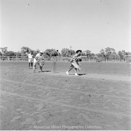 Men versus womens cricket match, Spear Creek, October 1959