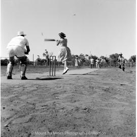 Men versus womens cricket match, Spear Creek, October 1959