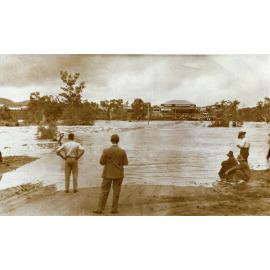 Leichhardt River in flood, Parkside, c.1932