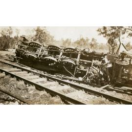 Limestone train derailment between Rifle Creek and Mount Isa, December 1932