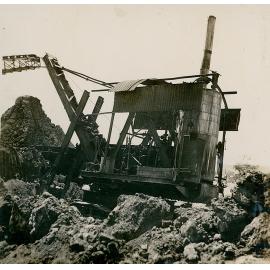 Steam shovel at Zinc Concentrate Plant, Mount Isa Mines 