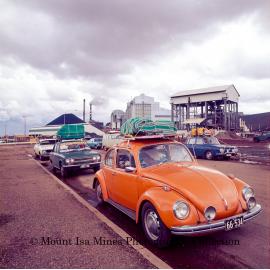 Cyclone Tracy evacuees in Mount Isa, December 1974