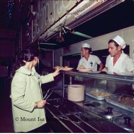 Cyclone Tracy Darwin evacuees in Mount Isa, December 1974