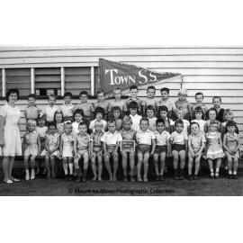 Class 1B photo of Central State School