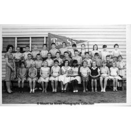 Class 4B photo of Central State School