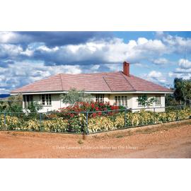 Mount Isa Mines executive residence, Mineside, c.1956